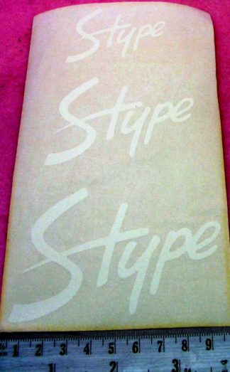 S TYPE GRAPHIC STICKER WHITE (SET OF THREE DIFFERENT SIZES)