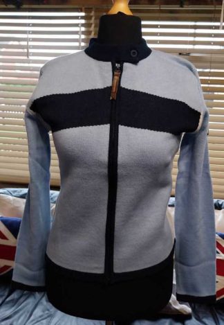 LAMBRETTA LADIES ZIP JUMPER POWDER 6829 70%WOOL/30%ACRYLIC STIPULATE SIZE (10/12)